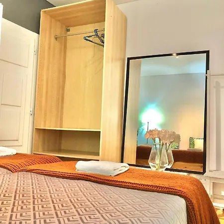 Frank's House & Happy Downtown