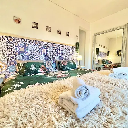 Frank's House & Happy Downtown *