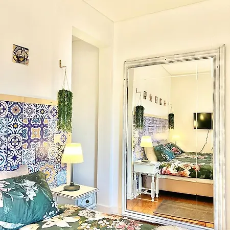 Frank's House & Happy Downtown *