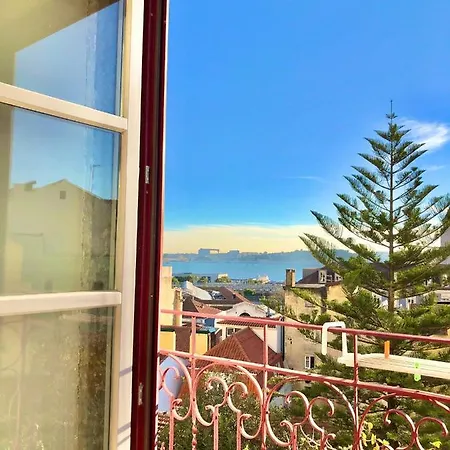 Frank's House & Happy Downtown Апартаменты