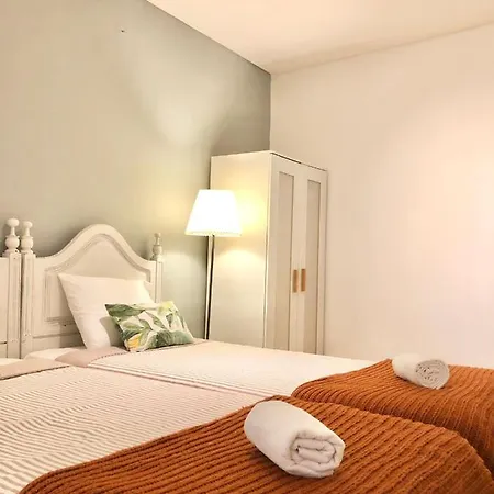 Frank's House & Happy Downtown *