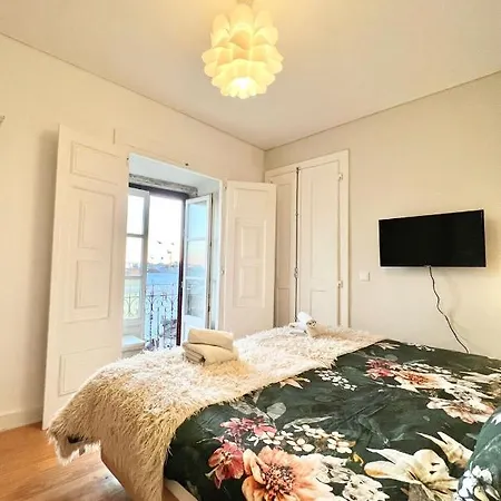 Frank's House & Happy Downtown Апартаменты